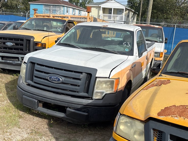 #53-•-2010-ford-f-150-xl-regular-cab-pickup-truck-image-2