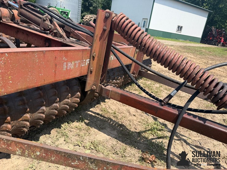 international-315-cultimulcher-image-16