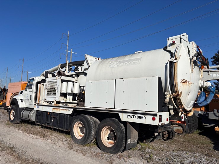 #5-•-2012-international-workstar-7400-vac-con-vacuum-truck-image-2