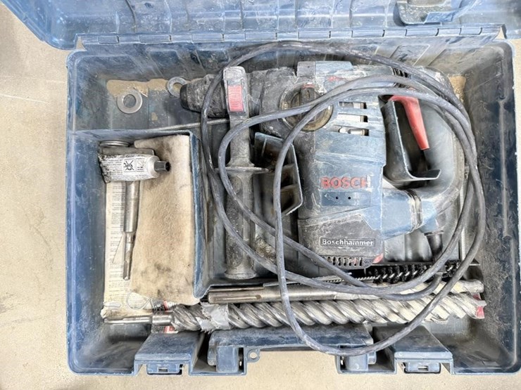 bosch-hammer-drill-in-case-image-1