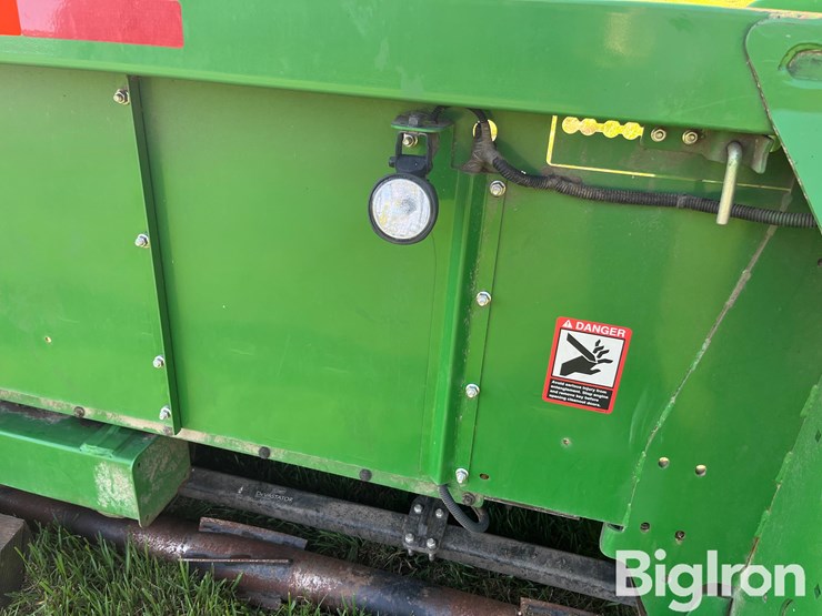 2015-john-deere-608c-corn-head-w/ez-trail-header-trailer-image-16