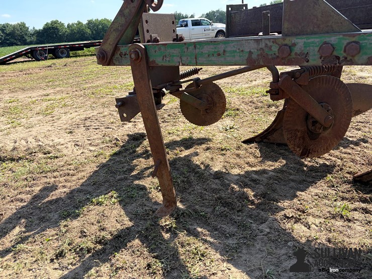 oliver-semi-mounted-4-bottom-plow-image-10