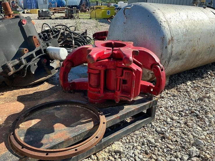 250-ton-4-1/2"-center-latch-drill-pipe-elevator-image-4