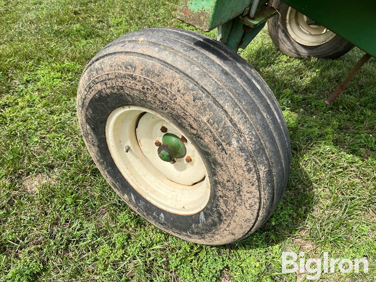 300-gal-pull-type-sprayer-image-18