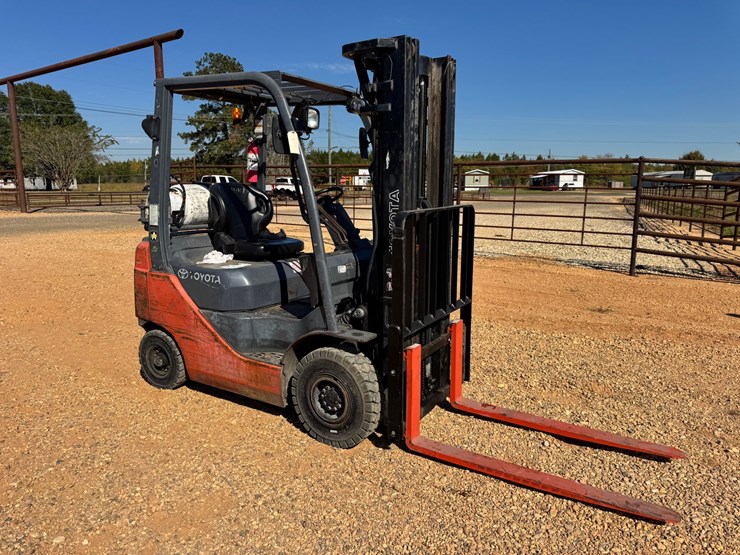 #9037-•-toyota-8fgu15-fork-lift-image-5