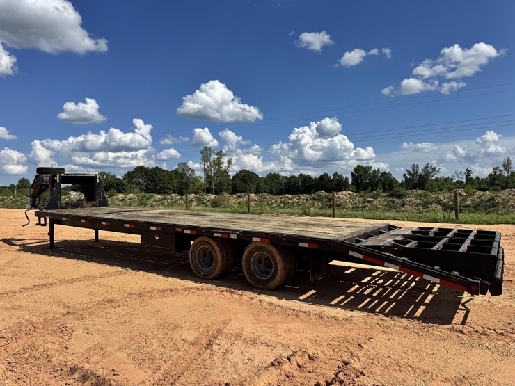 #270-•-2017-red-rhino-32'-gooseneck-flatbed-image-4
