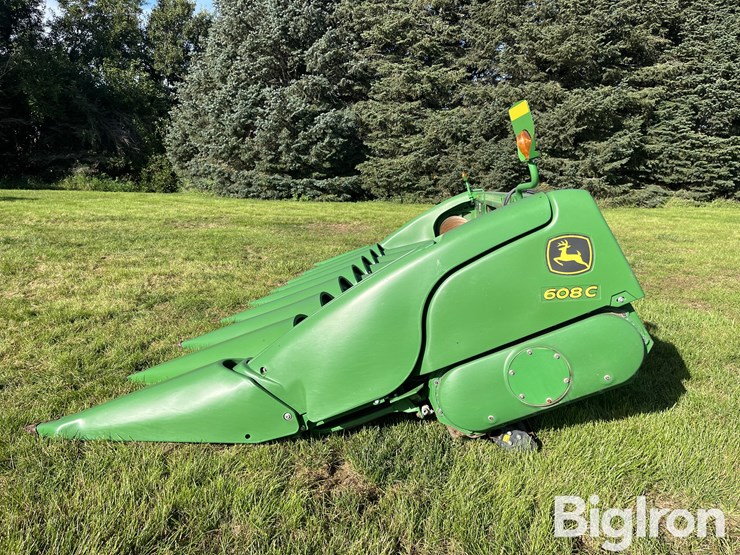 2015-john-deere-608c-corn-head-w/ez-trail-header-trailer-image-8