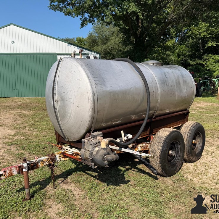 1,050-Gal Stainless Steel T/A Nurse Tank