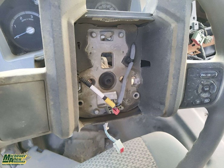 non-operable-2015-ford-f-550-super-duty-s/a-cab-&-chassis-image-15