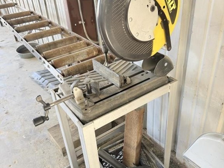 dewalt-14"-steel-cutt-off-saw-electric-image-2