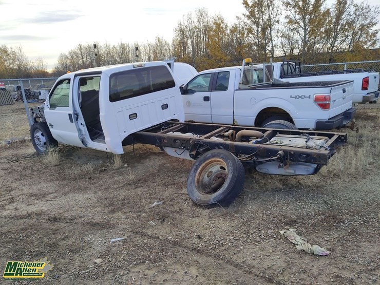 non-operable-2015-ford-f-550-super-duty-s/a-cab-&-chassis-image-2