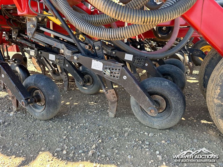 2011-bourgault-3310-55-55-ft.-seeder-image-31
