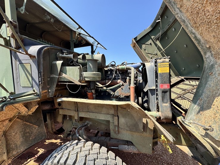 #206-•-2004-5-ton-army-truck-image-11