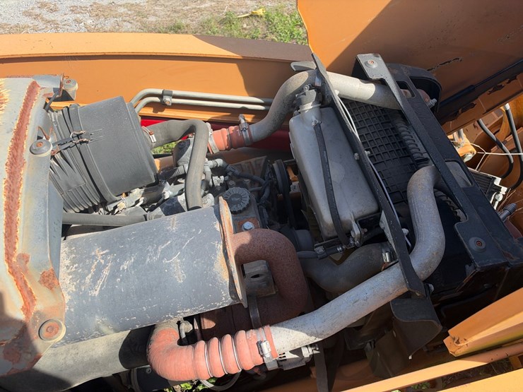 #90-•-2010-case-590sm-backhoe-image-5