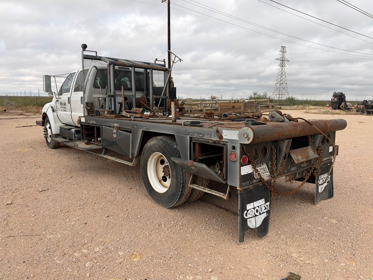 2013-ford-f-650-super-duty-winch-truck-image-2