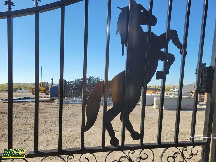 horses-236"x10.5"x102-unused-image-4