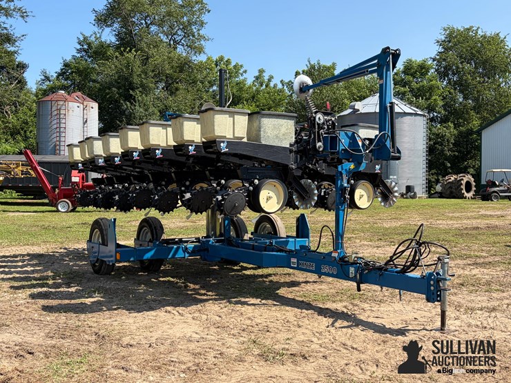 1998-kinze-2500-8/15-split-row-planter-image-3