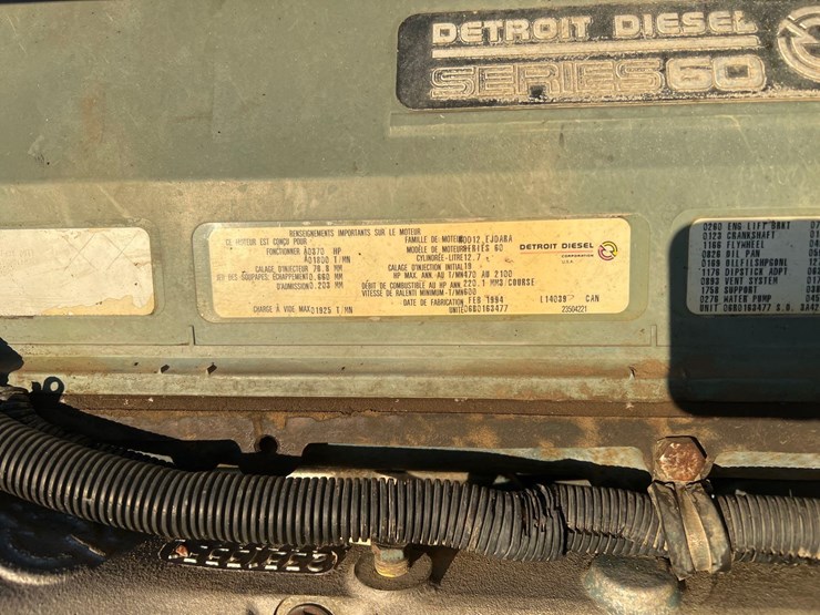 1996-freightliner-day-cab-image-15