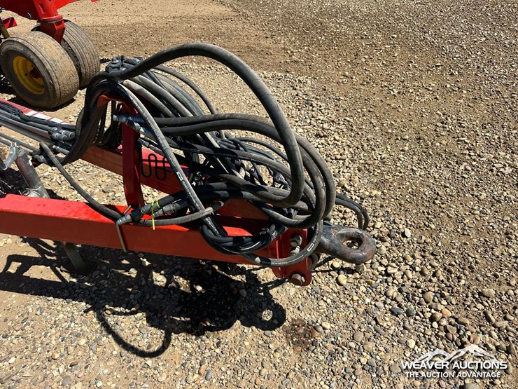 2011-bourgault-3310-55-55-ft.-seeder-image-7