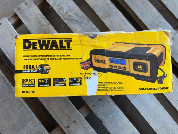 #17-•-dewalt-battery-charger/maintainer-w/-engine-start-image-4