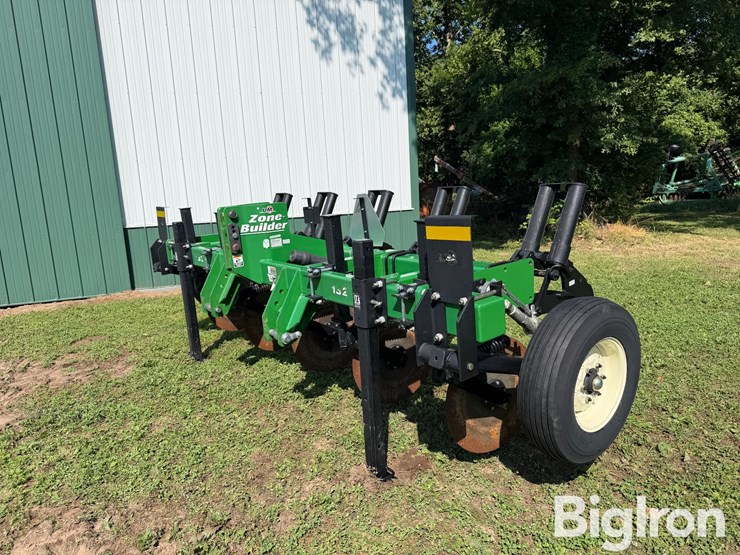 unverferth-zone-builder-132-subsoiler-image-1