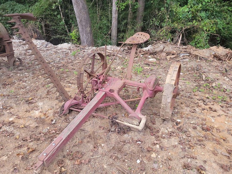 international-no-9-sickle-mower-image-1