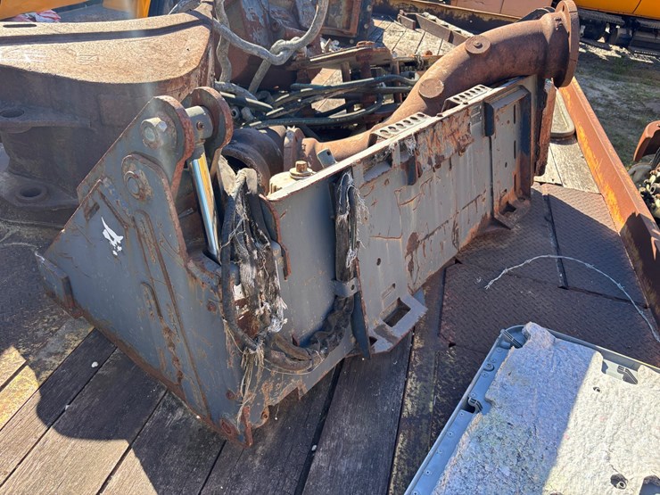 #15-•-72"-skid-steer-bucket-image-3