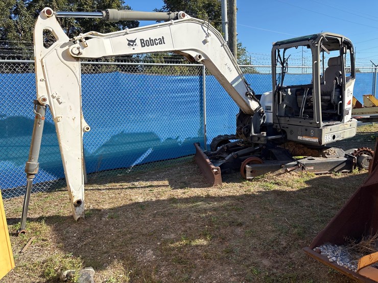 #8-•-2016-bobcat-e85-compact-excavator-image-1