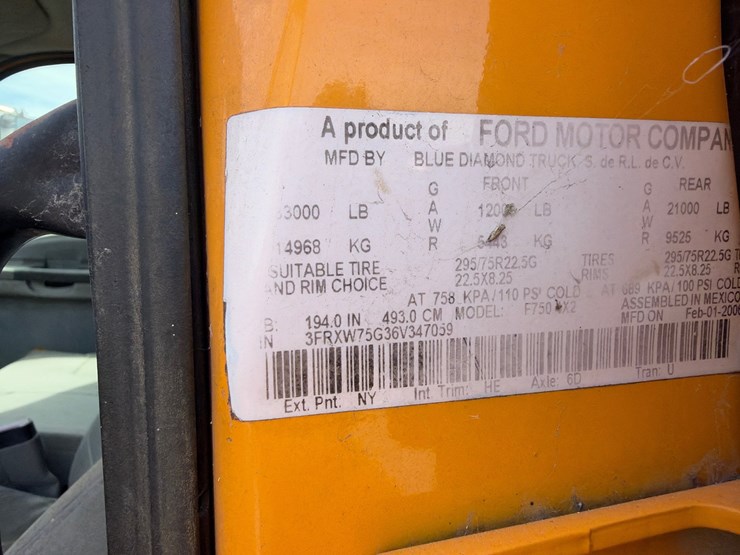 #84-•-2006-ford-f-750-super-duty-4x2-service-body-utility-truck-image-11