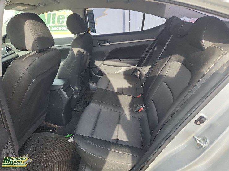 2018-hyundai-elantra-4dr-sedan-image-16
