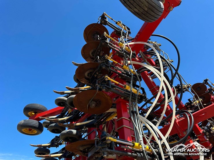 2011-bourgault-3310-55-55-ft.-seeder-image-45
