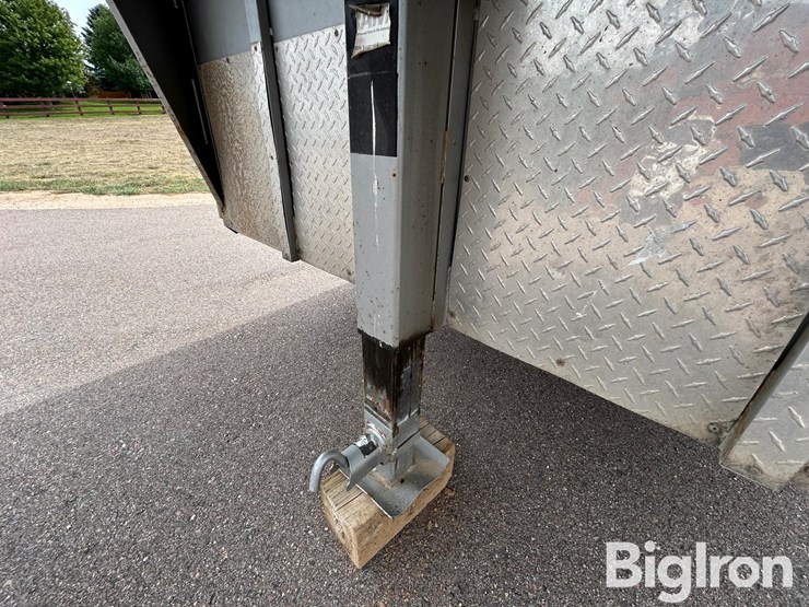 2014-liberty-inc-travalong-40'-tri/a-gooseneck-livestock-trailer-image-10