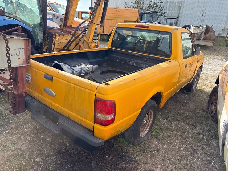#50-•-2006-ford-ranger-regular-cab-pickup-truck-image-3