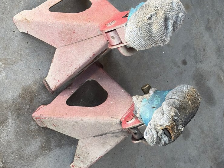 #66-•-pair-of-jackstands-image-2