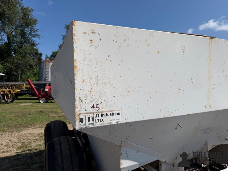 jt-industries-6-ton-fertilizer-spreader-image-16