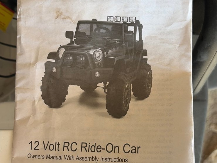 #15-•-kids-electric-jeep-with-remote-control-new-battery-image-7