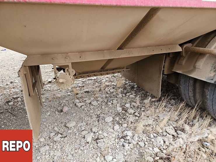 2024-doepker-grain-super-b-bulk-trailer-image-19