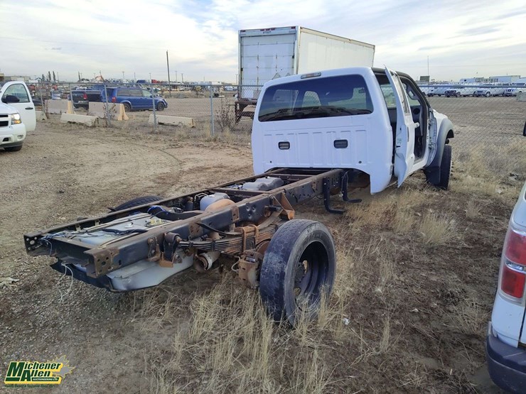 non-operable-2015-ford-f-550-super-duty-s/a-cab-&-chassis-image-4