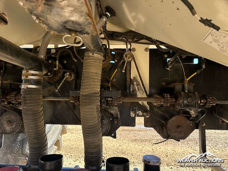 2011-bourgault-3310-55-55-ft.-seeder-image-75