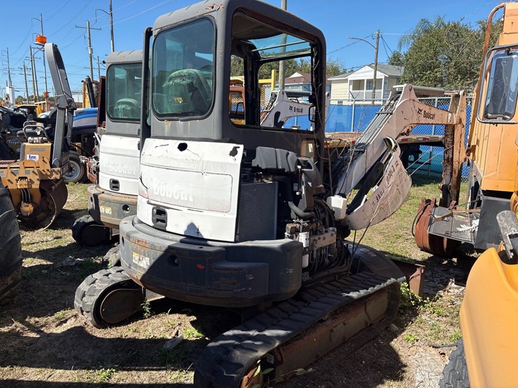 #42-•-2009-bobcat-e35-mini-excavator-image-3
