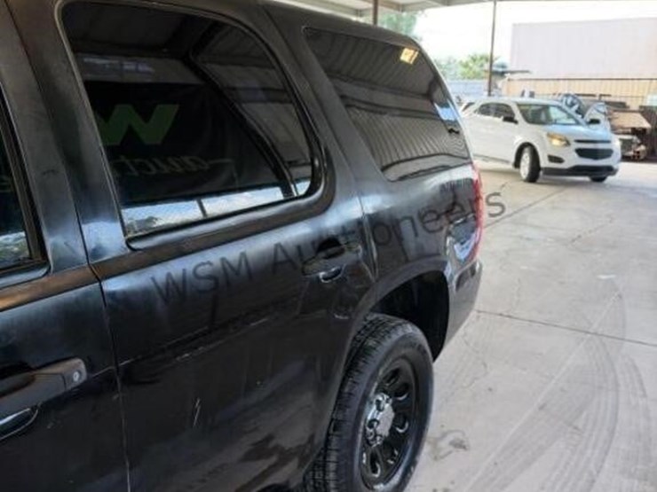 2014-chevrolet-tahoe-suv-image-5