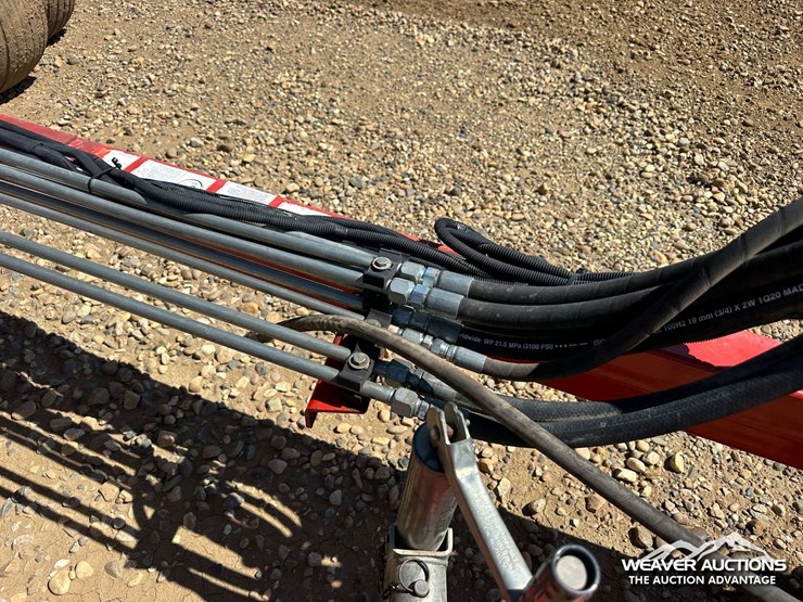 2011-bourgault-3310-55-55-ft.-seeder-image-9