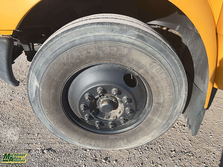 2014-ic-bus-ce-series-s/a-46-passenger-bus-image-9