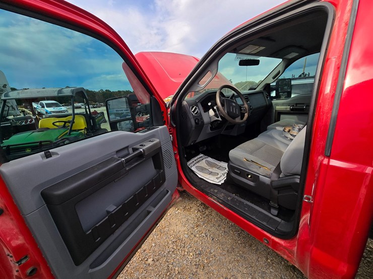 #27076-•-2011-ford-f-350-pickup-truck-(nonrunner)-image-21