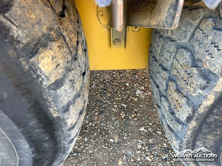 2011-john-deere-772g-awd-motor-grader-image-34