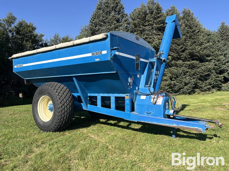 kinze-aw-640-grain-cart-image-1