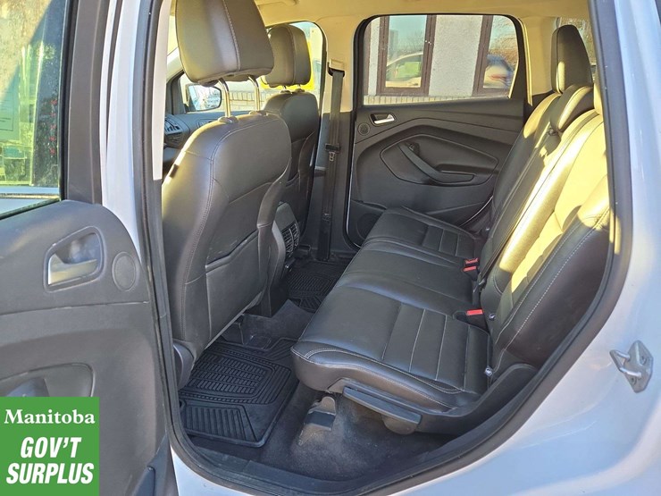 2014-ford-escape-image-24