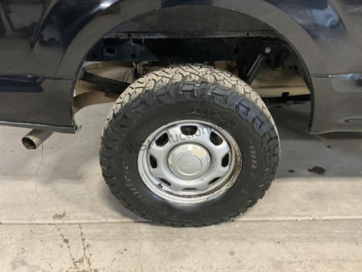 2017-ford-f-150-p/u-image-8