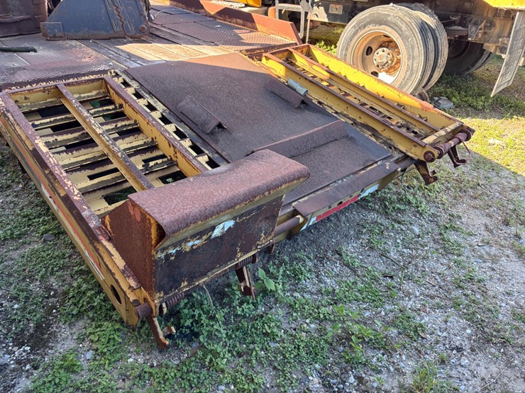 #10-•-interstate-flatbed-equipment-trailer-image-3