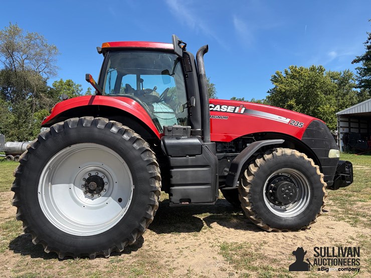 2011-case-ih-afs-magnum-235-mfwd-tractor-image-4